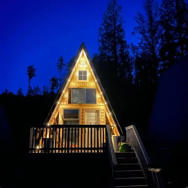 Bratty Catty Cabin, hotel in Powell River