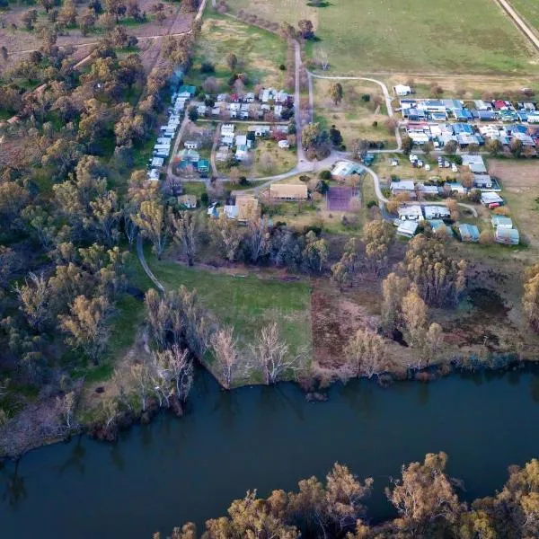 Kismet Riverside Lodge, hotel en Howlong