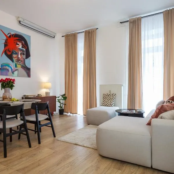 oompH Berlin 3BR Apt with Light Tones and Artwork, отель в Берлине