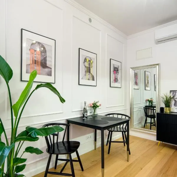 Discover Krakow Apartments - Lubomirskiego St - Classic & Modern - Near Main Station, Netflix and AC, hotel v Krakově