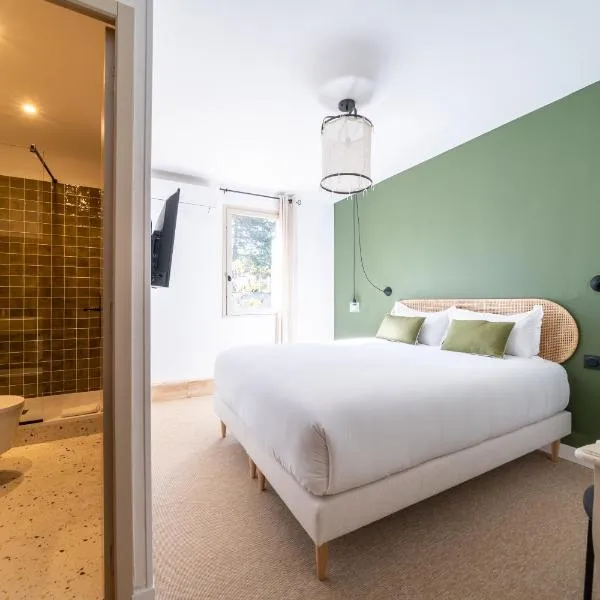 Hôtel La Garrigue & Bar Le Perchoir: Venasque şehrinde bir otel