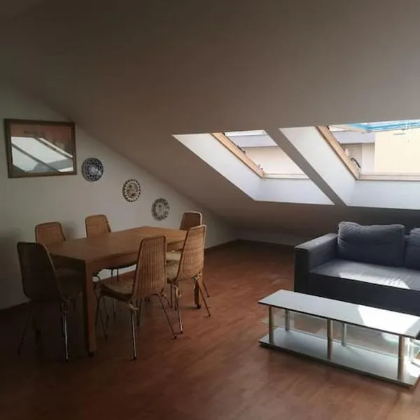 Apartamento junto a puerto Fuengirola, hotel in Fuengirola