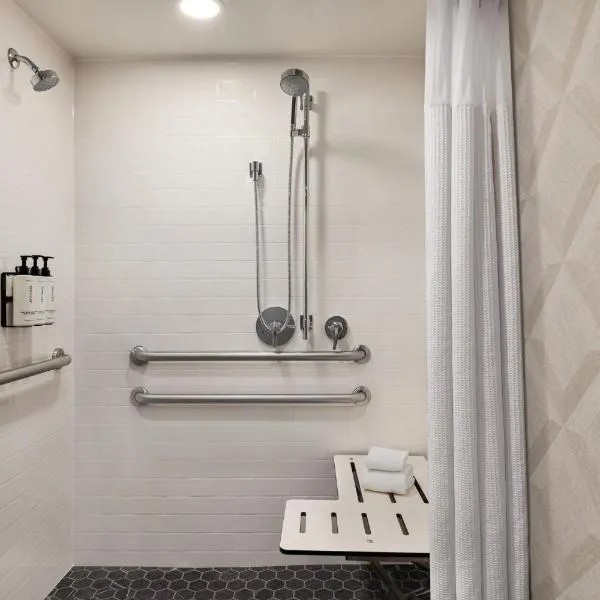 Crowne Plaza Louisville Airport Expo Ctr by IHG, hotel in Louisville