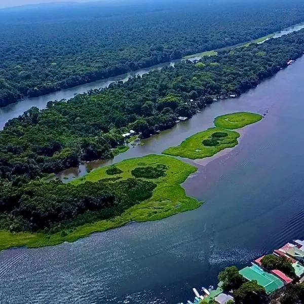 H et L, hotel in Tortuguero