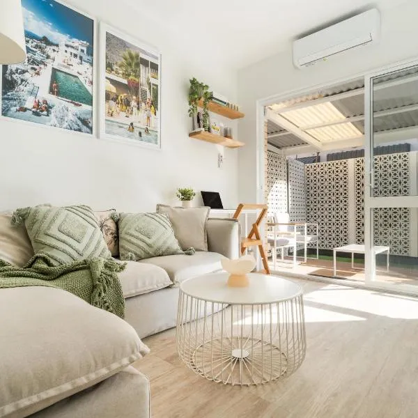 PALMA - Couples Beach Shack!，位于黄金海岸的酒店