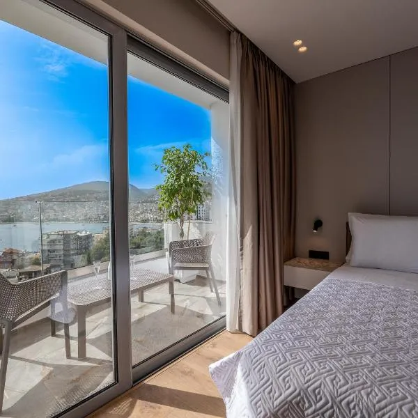 Hotel Teuta、サランダのホテル