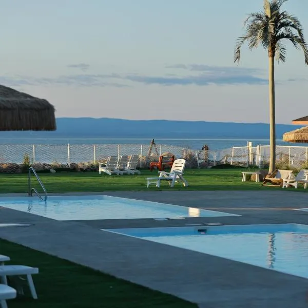 Hotel La Roche Pleureuse, hotel v destinaci Isle-aux-Coudres