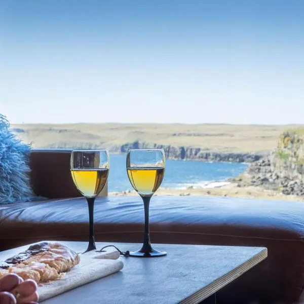 Sandur에 위치한 호텔 Luxury cottage - in amazing surroundings