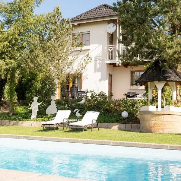 Ferienhaus Toni, hotel v destinaci Ahortal