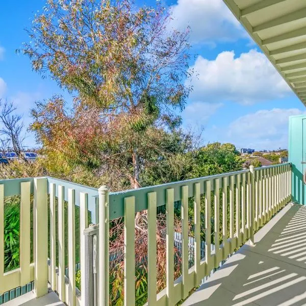 Torquay apartment - short walk to beach and shops, Hotel in Torquay