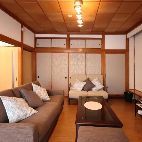 くつろぎのお宿 やわや toyama, hotel v destinaci Sakurabashidōri