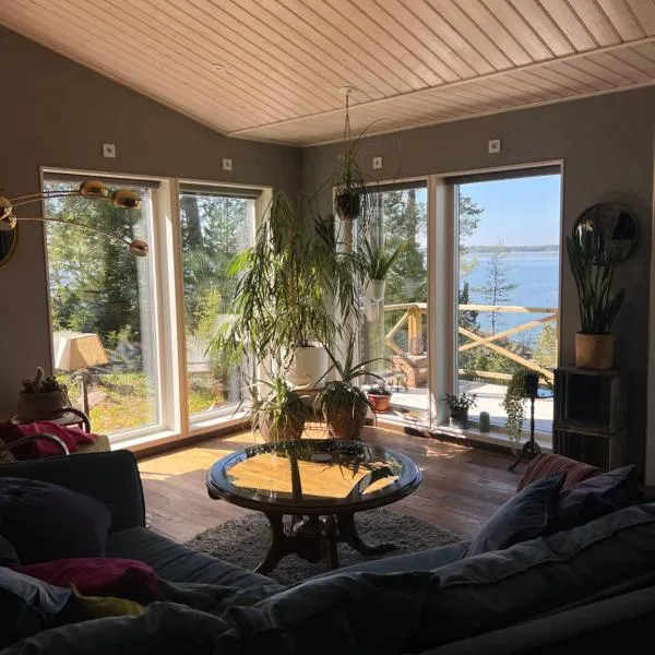 Björkö Hus, готель у місті Emkarby