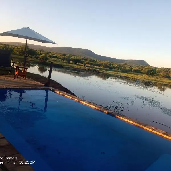 Ou Kraal Tented Lodge, hotell sihtkohas Boshoek
