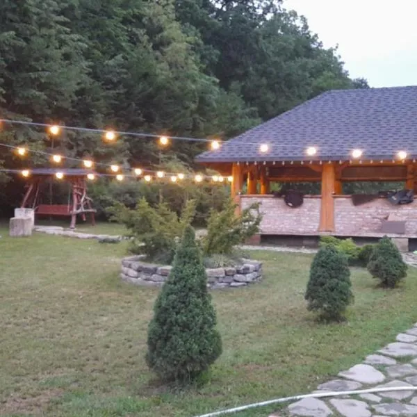 Căsuțe A-Frame Hardic, hotel in Horodnic de Sus