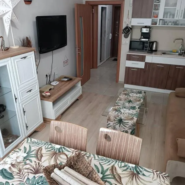 Megi Luxury Apartments, Hotel in Pomorie