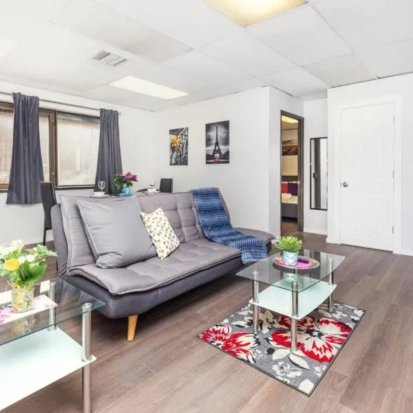 Modern 1BR Condo - Chinatown Near Little Italy, Hotel in Ottawa