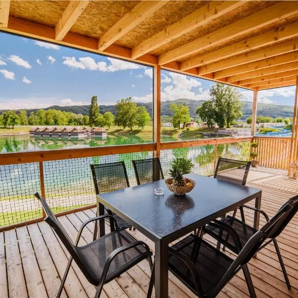 DELUXE Lake View Mobile Homes with Thermal Riviera Tickets, hotel in Čatež ob Savi