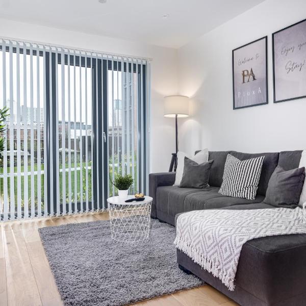 Pluxa Moonstone Metropolis Luxury Getaway in Birmingham City Centre, Birmingham