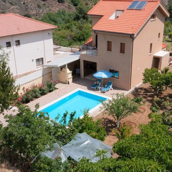Kakopetria's Holiday House, hotel v destinaci Kakopetria