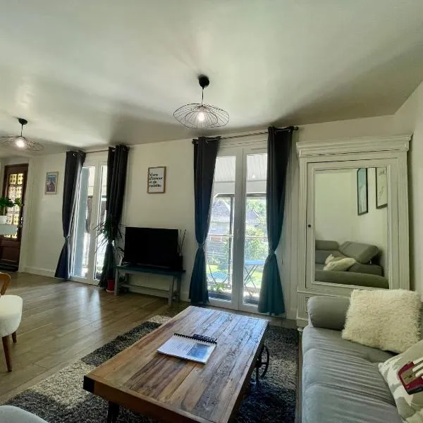 Bel Appartement dans résidence cheminée /Jardin, hotel in Luz-Saint-Sauveur
