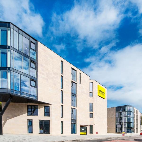 Destiny Student - Holyrood (Brae House), Edimburgo