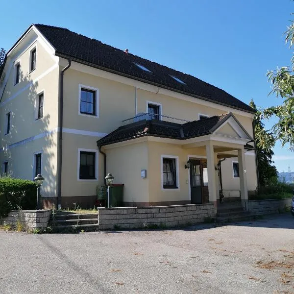 NA-Home Melcherhof, hotel in Grafenstein