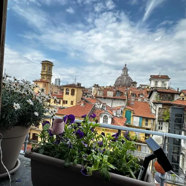 Loft centro storico Tommaso, hotel in Turin