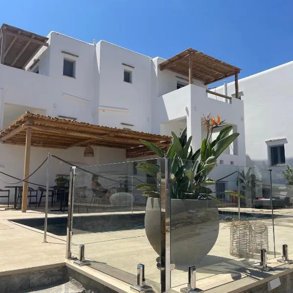 Sohoros Luxury Suites, hotel a Skhoinoussa