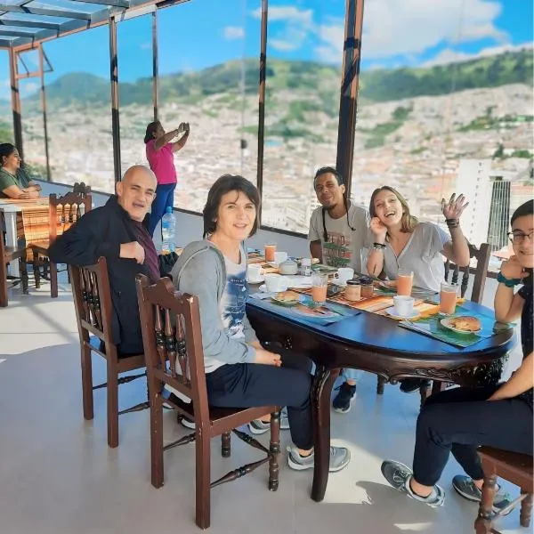 Hostal La Terraza - Roof Terrace Overlooking The North and Historic Centre, hotel v destinaci Quito