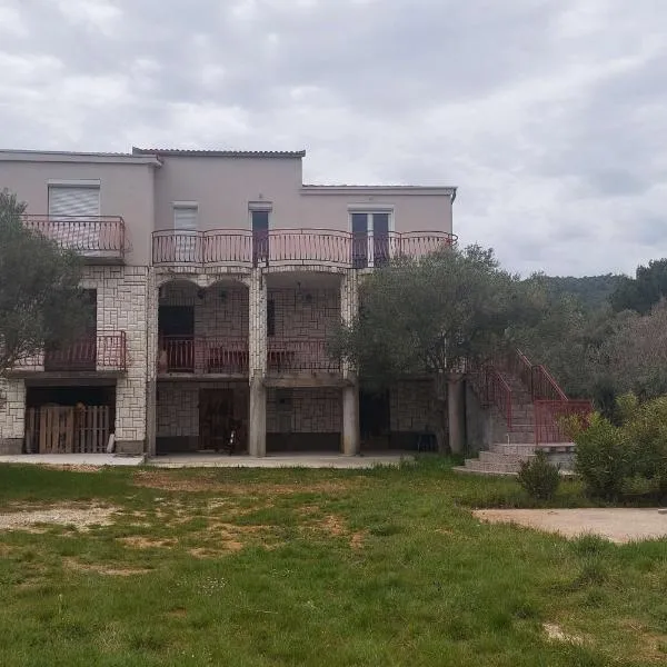 Apartments by the sea Pasman - 19658, ξενοδοχείο σε Pasman