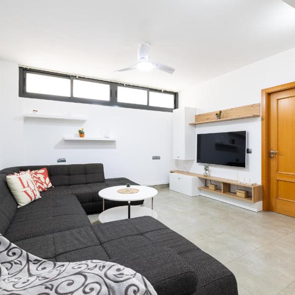 H2M Alta 20 Smart TV Central Air Conditioning, Malaga