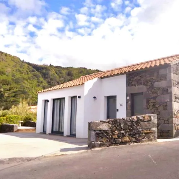 Beachscape Cottage, Hotel in Fajã