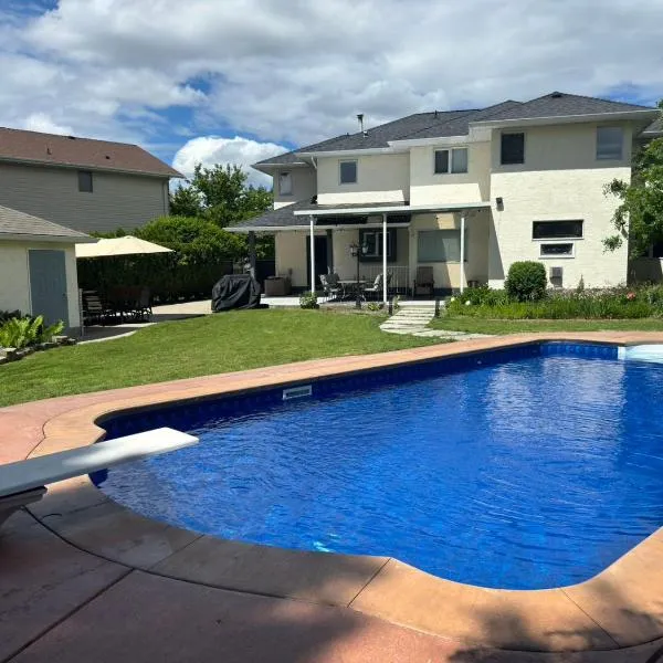 Park side Basement 2 bedroom suite, hotel v destinácii Kelowna