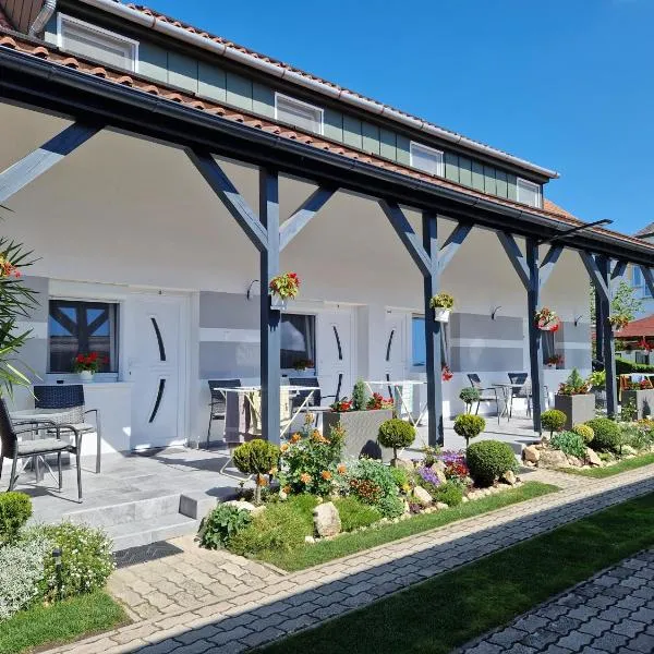 Hajnalka vendégház, hotel v Buku