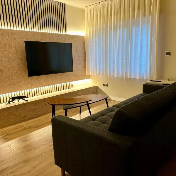 SUITE PLAYA GIJON CENTRO II, a estrenar, 5 huéspedes VUT-5248-AS, hotel i Gijón