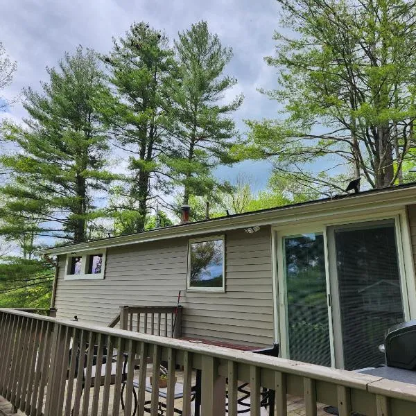 little cozy house in a village, hôtel à Mountain Dale