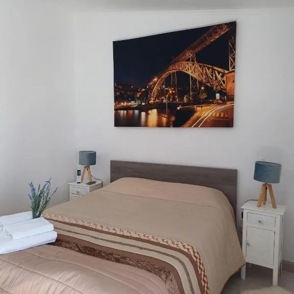 Suite Room Sofia's Happy House - Almodôvar Ourique Room 1, hotel in Aldeia dos Fernandes