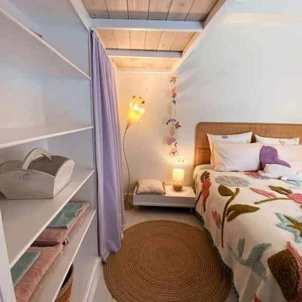 Les Hirondelles 2 Central Apartment, Hotel in Ermoupoli