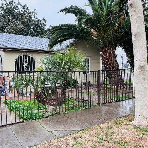 House Downtown OC Santa Ana, Hotel in Santa Ana