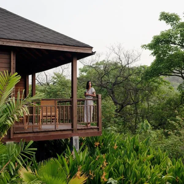 The Postcard Hideaway, Netravali Wildlife Sanctuary, Goa, hotel in Vichondrem