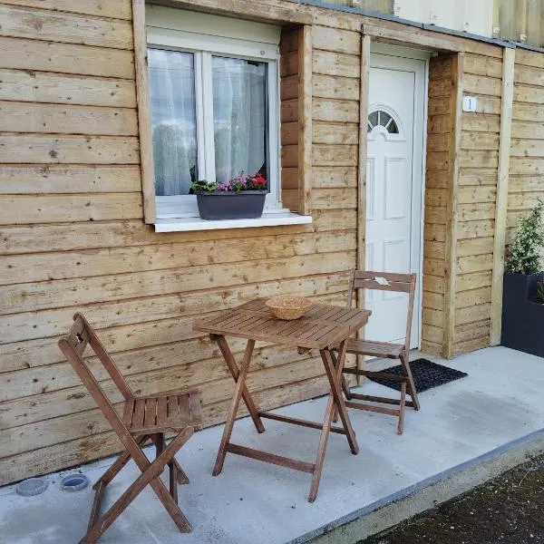 Gîte au Ptit Canin, hotel v destinaci Moyenneville