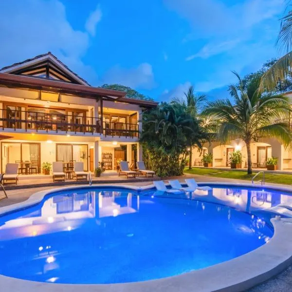 The Coast Beachfront Hotel, hotel in Tamarindo