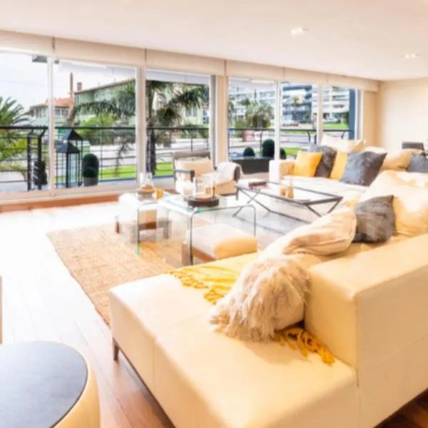 Depto Exclusivo con Vista al Mar, Puerto del Buceo, hotel em Montevidéu