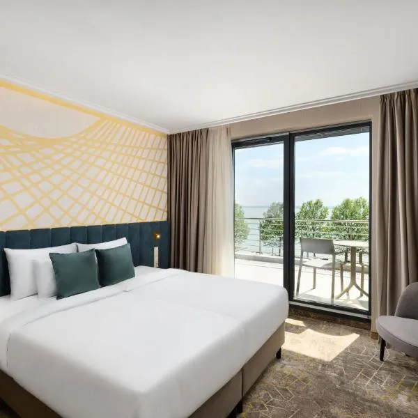 Kenese Bay Garden Resort & Conference, hotel v destinaci Balatonkenese