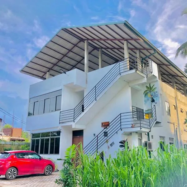 Ceylon Lodge - Airport Transit Hostel，位于尼甘布的酒店