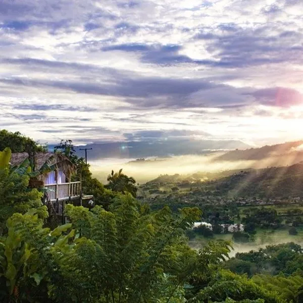 Saray glamping, hotel in Palestina
