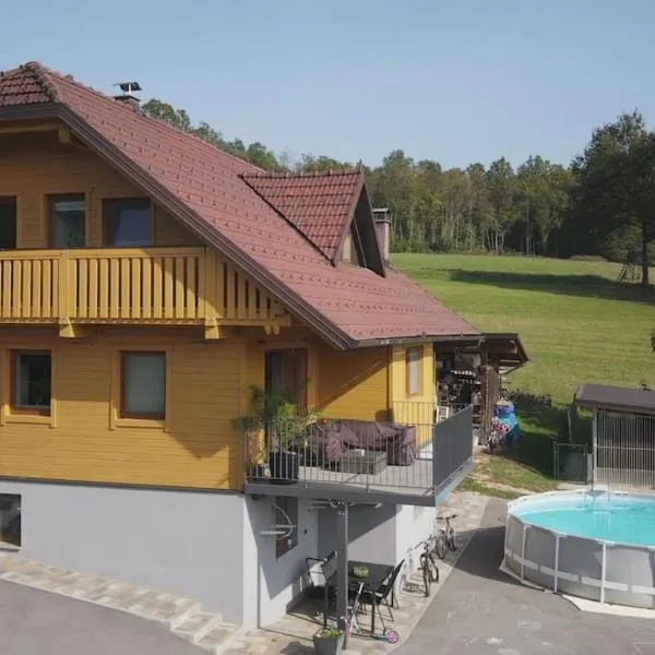 Snoopy House, hôtel à Žužemberk