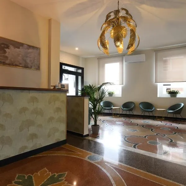 Hotel La Tavernetta，瓦拉澤的飯店