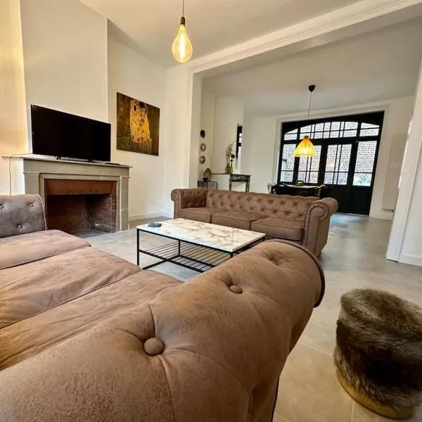 maison 22 couchages prox gare et centre Max 10 chambres, hotel v destinaci Lille