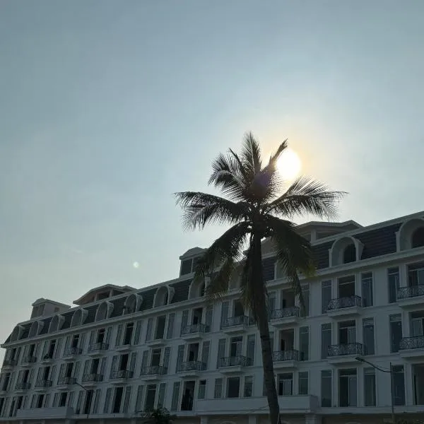 Ao Tien Harbour Boutique Hotel, hotel in Hà Cái
